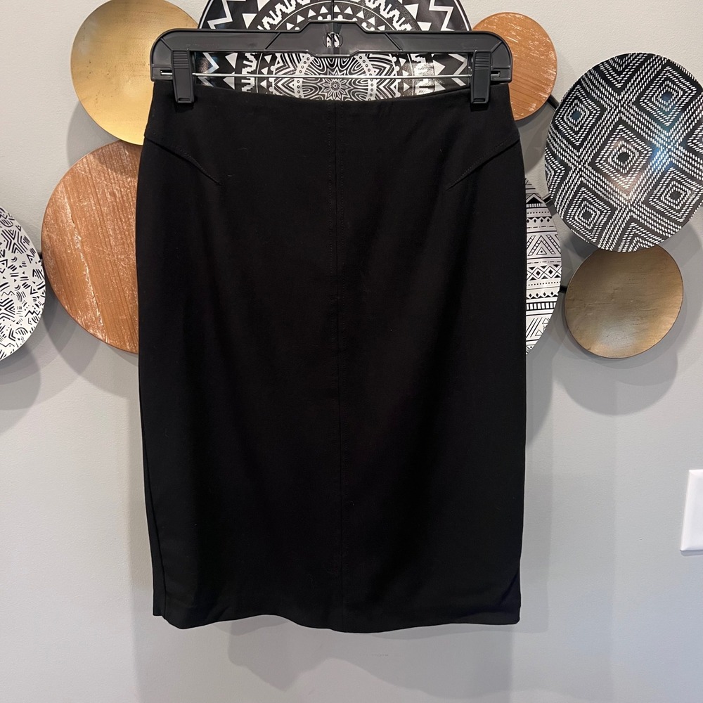 White House Black Market Black Pencil Skirt Size 4 Exposed Zip Knee‎ Length